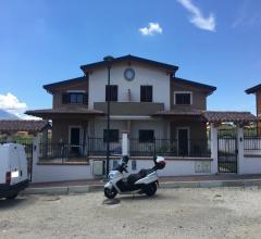 Appartamenti in Vendita - Porzione di villa bifamiliare  residence -villaggio degli ulivi-  lotto 5 e 6
