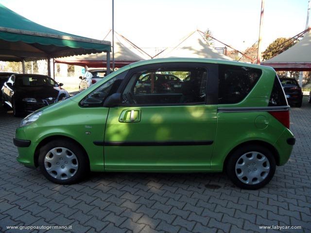 Auto - Peugeot 1007 1.4 happy