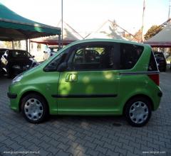 Auto - Peugeot 1007 1.4 happy