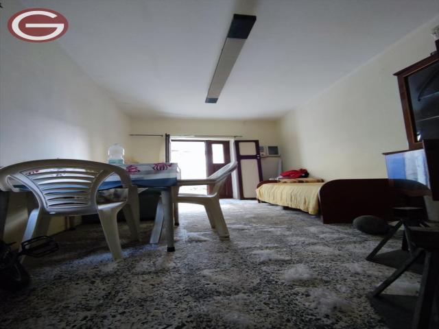 Appartamenti in Vendita - Casa indipendente in vendita a taurianova centrale