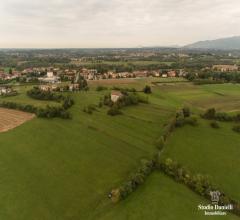 Cascina con terreno