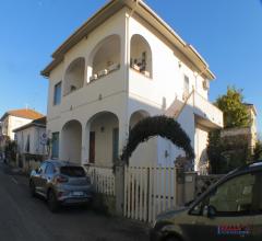 Villa bifamiliare zona mare a vada