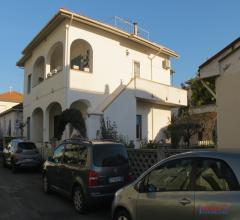 Case - Villa bifamiliare zona mare a vada