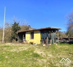 Case - Terreno agricolo totalmente recintato con pozzo.