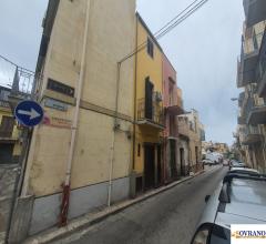 Case - Bagheria: palazzina indipendente su 3 livelli