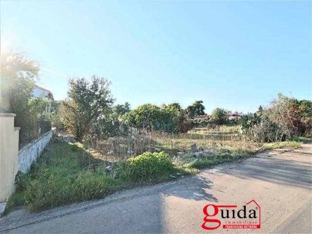 Case - Terreno-edificabile-in-vendita-a-200-mt-dal-mare-a-torre-suda-racale