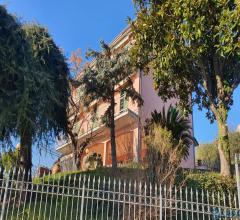 Collina di sarzana villa bifamigliare con vista panoramica