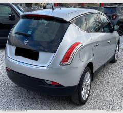 Auto - Lancia delta 1.6 mjt silver