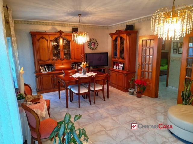 Case - Vsa253 ampio pentavani con cantina