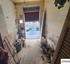 Case - Bagheria: palazzina indipendente su 3 livelli con terrazzo