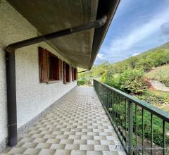 Case - Appartamento con giardino, terrazzo, balcone, taverna e box triplo