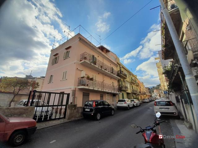 Case - Vsa249 svincolo gazzi, 4 vani piu' servizi
