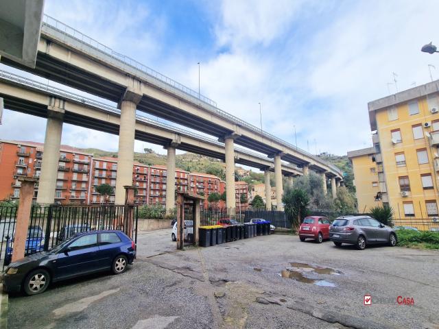Case - Svincolo gazzi, 3 vani in ottimo stato