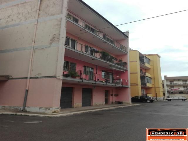 Case - Appartamento tre vani + acc. zona convitto