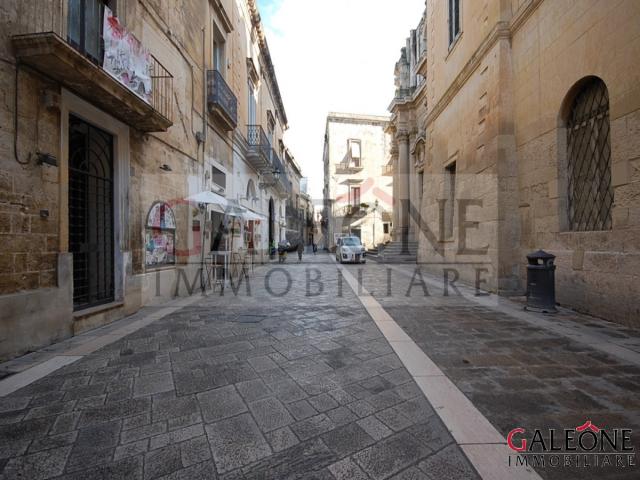 Case - Salento, lecce - locale commerciale con volte a stella, nel centro storico della città.