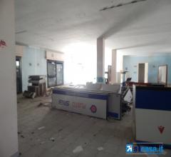 Appartamenti in Vendita - Galatone locale commerciale con tre vetrine fronte strada