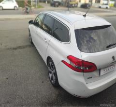 Auto - Peugeot 308 bluehdi 120 s&s eat6 sw allure