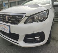 Auto - Peugeot 308 bluehdi 120 s&s eat6 sw allure