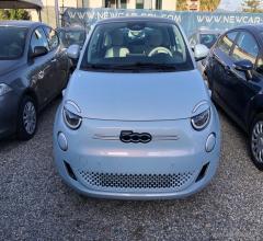 Auto - Fiat 500 la prima berlina 23,65 kwh