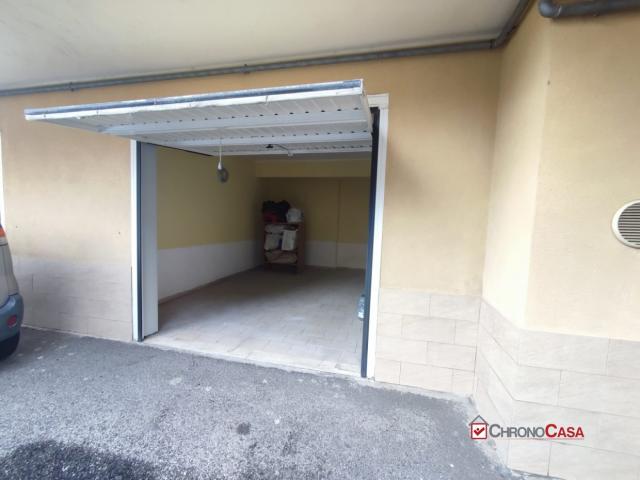Case - Ampio e ristrutturato box auto