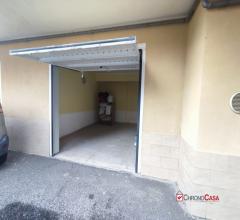Case - Ampio e ristrutturato box auto