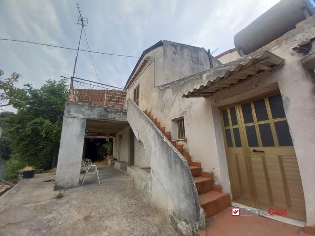Case - Montagnareale, indipendente con terrazzo a livello vendita dilazionata