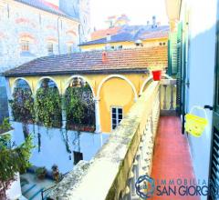 Case - Sarzana centro storico splendida dimora con giardino privato e garage