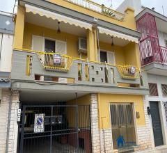 Casa indipendente con terrazzo,cantina e patio