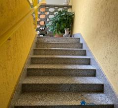 Appartamenti in Vendita - Casa indipendente con terrazzo,cantina e patio