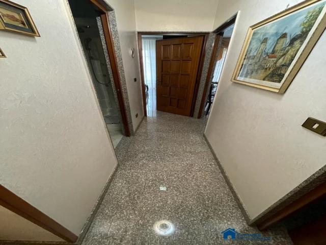 Appartamenti in Vendita - Casa indipendente con terrazzo,cantina e patio