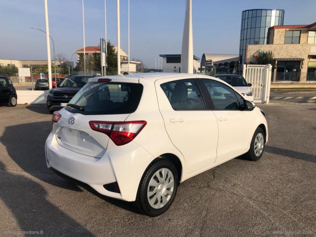 Auto - Toyota yaris 1.5 5p. active