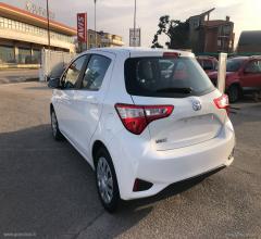 Auto - Toyota yaris 1.5 5p. active