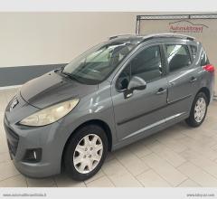 Peugeot 207 1.4 vti 95 cv sw x line