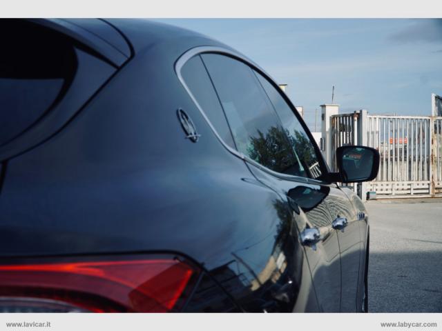 Auto - Maserati levante v6 diesel awd 250 cv