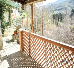 Casa semi indipendente con cantine e terreno in vendita a garlenda