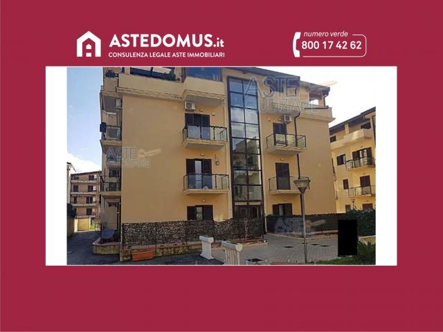 Case - Duplex 8 vani con terrazza e balconi