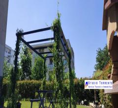 Case - Recente tre locali  con giardino di 220 mq