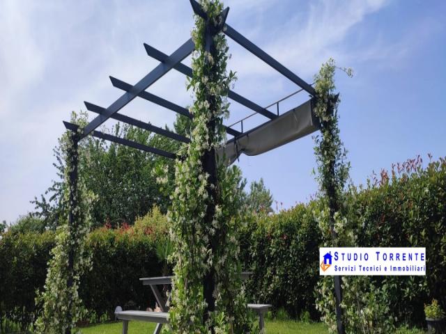 Case - Recente tre locali  con giardino di 220 mq