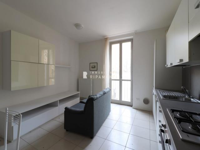 Case - Bilocale arredato, con cortile privato