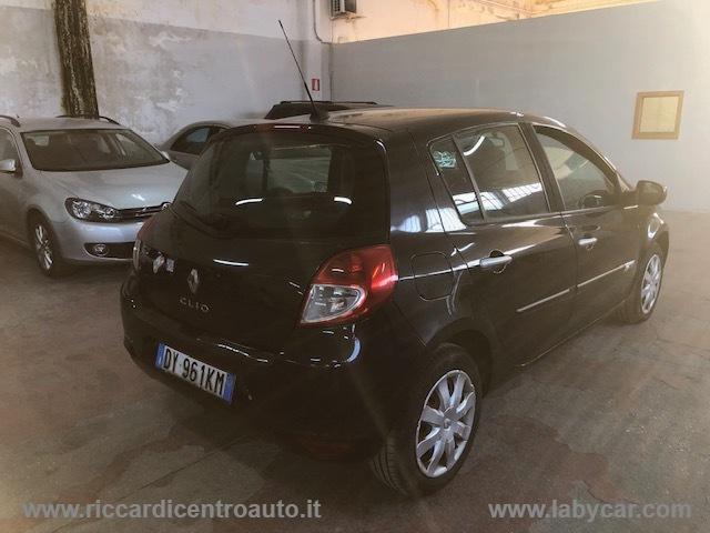 Auto - Renault clio 1.5 dci 85 cv 5p. dynamique