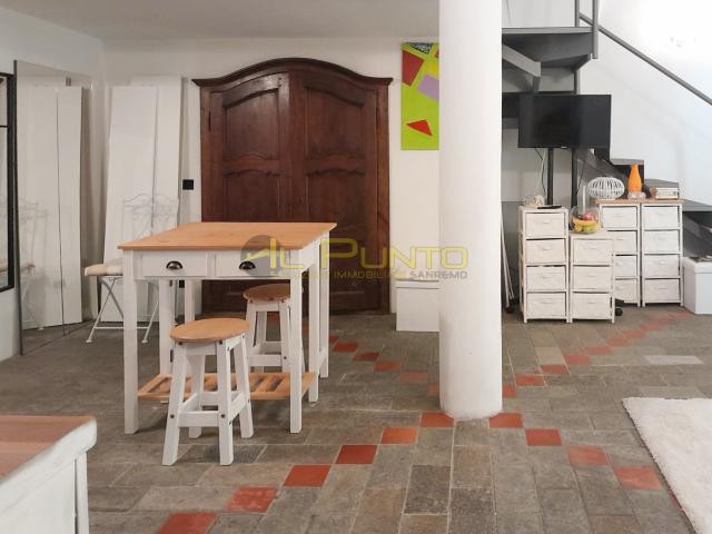 Case - Sanremo delizioso open space in tipica casa ligure