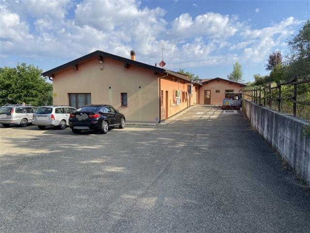 Case - Casale/cascina con ristorante e terreno