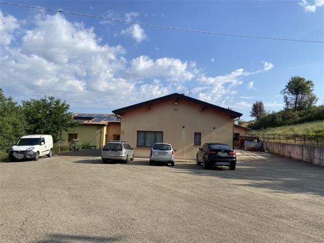 Case - Casale/cascina con ristorante e terreno