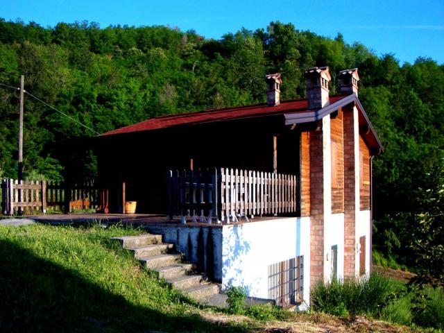 Case - Casa in legno (cottage)  indipendente vic.ze vernasca  (pc)