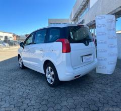 Auto - Peugeot 5008 1.6 hdi 115 cv active