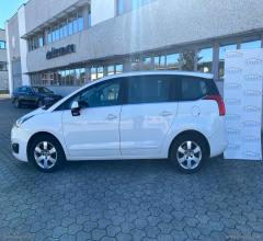 Auto - Peugeot 5008 1.6 hdi 115 cv active