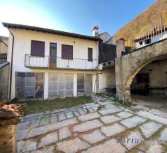 Case - Casa indipendente con terrazzo e cortile privato