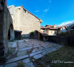 Case - Casa indipendente con terrazzo e cortile privato