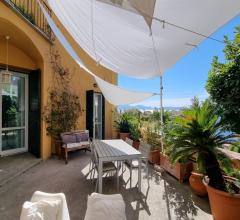 Vendita villa / indipendente unifamiliare con terrazzi e giardino  ,posillipo ,napoli .