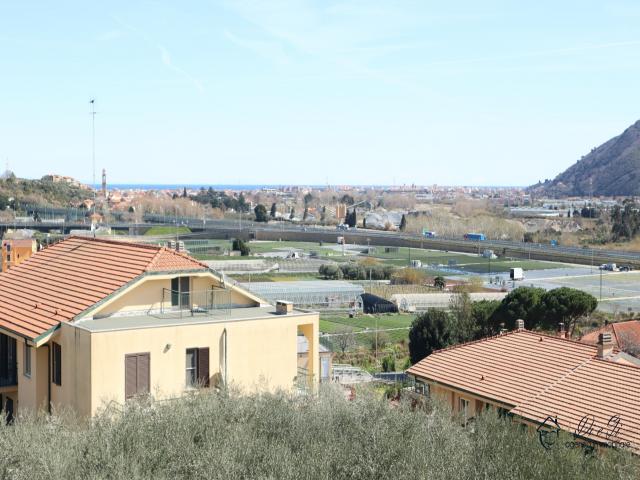 Appartamento bilocale con terrazza in vendita a villanova d'albenga